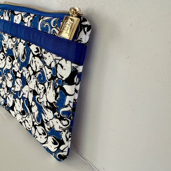 CAROLINA HERRERA New York for Neiman Marcus  9 in W x 6 in H x .25 in D - Picture 6 of 8